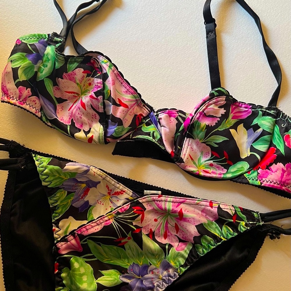 Vintage Victoria’s Secret balconet bra and panty SET